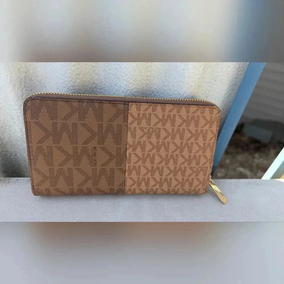 NWT Michael Kors Jet Set Pale Peanut Multi Wallet - Picture 2 of 11